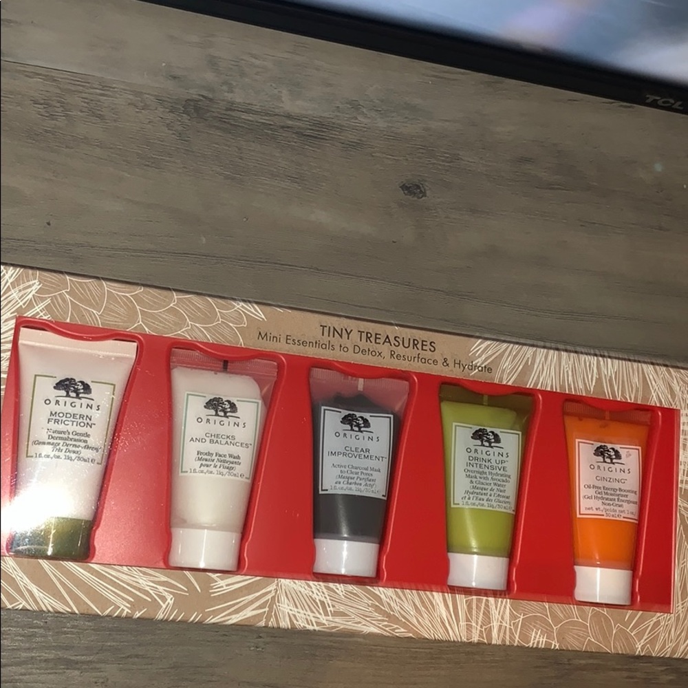 Set of FIVE Origins skincare travel products
